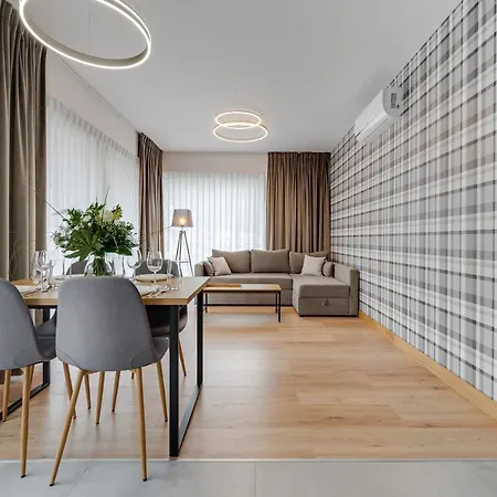 Qu Grani Apartment